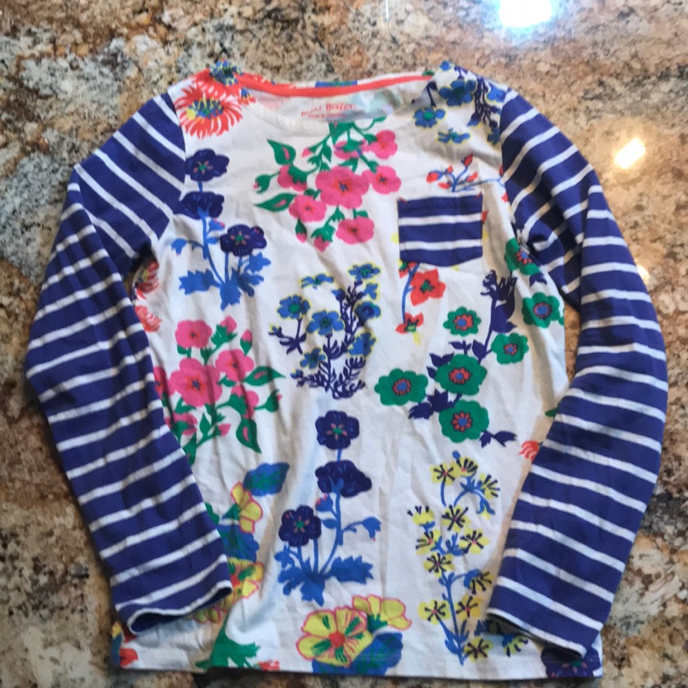 this is a cute tee from mini boden